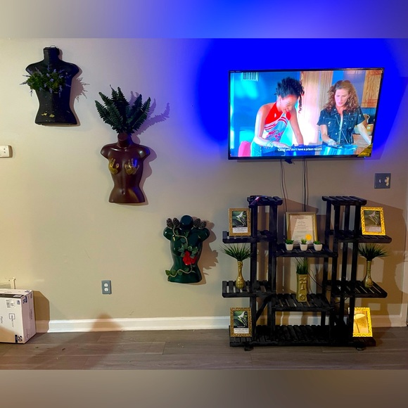 Queen Collection - Picture 3 of 3